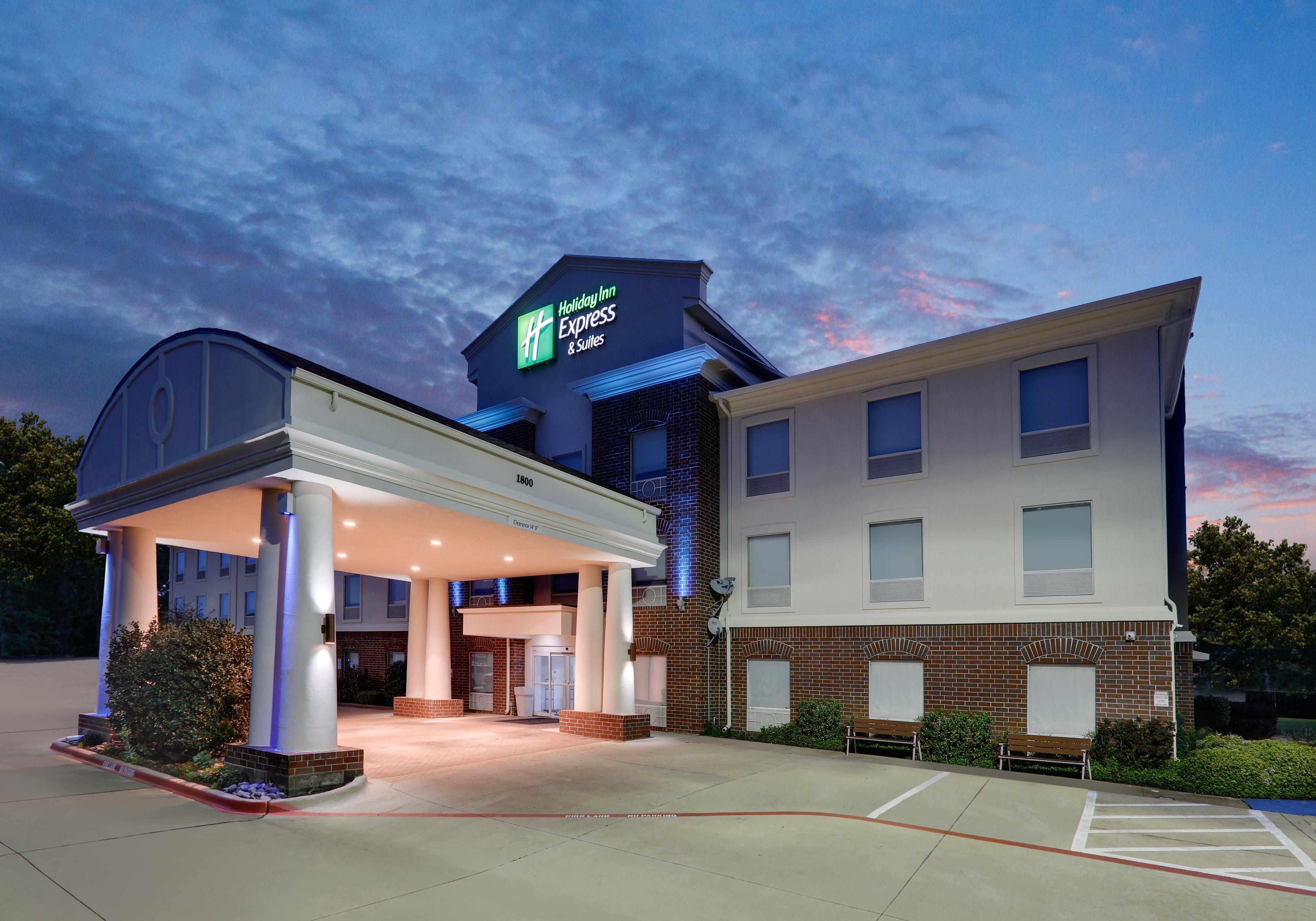 Holiday Inn Express Hotel & Suites Cleburne By Ihg Buitenkant foto